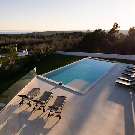 Lea Villa *